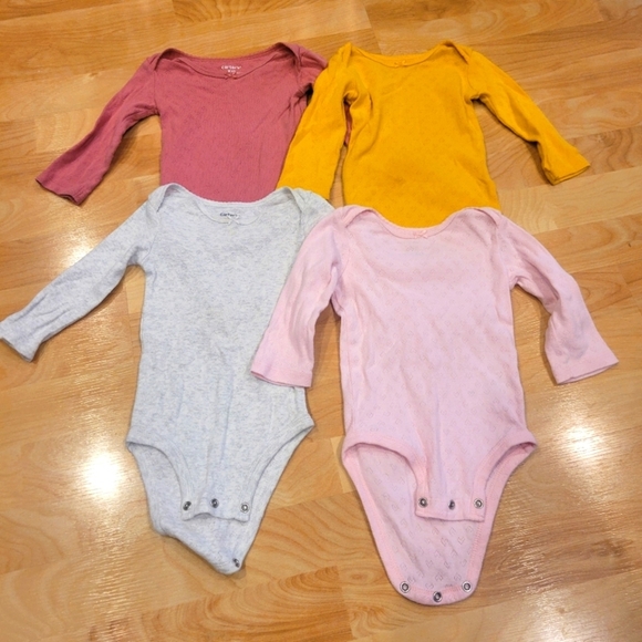 Carter's baby girl Long Sleeve onesie bundle size 9 months - Picture 1 of 7